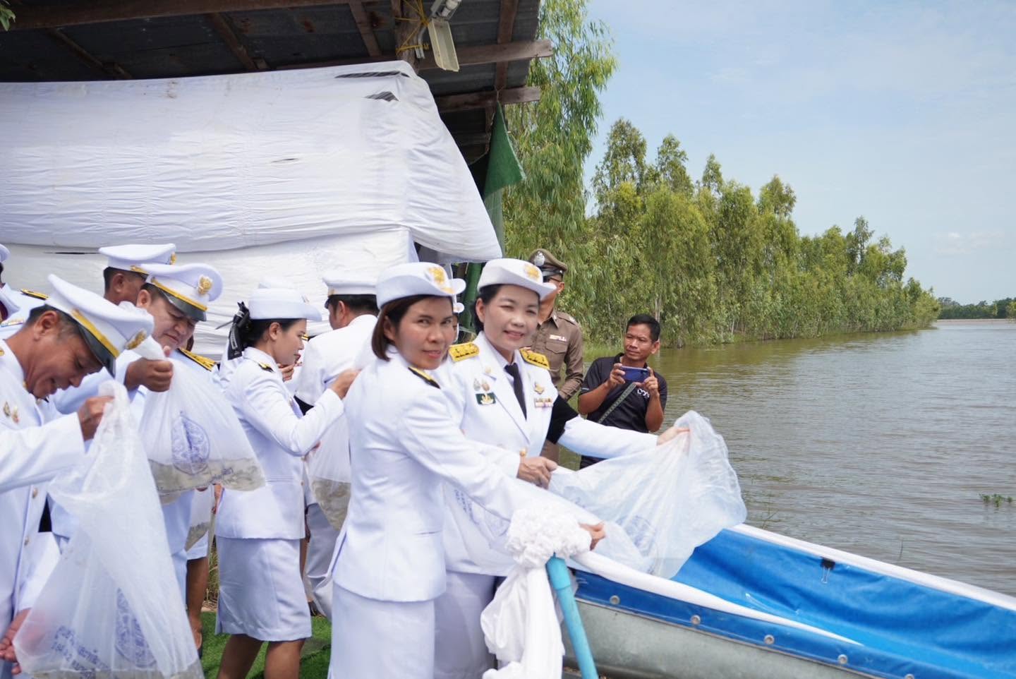 title - ส.ป.ก.ยโสธร ร่วมพิธีปล่อยพันธุ์สัตว์น้ำเพื่อเฉลิมพระเกียรติ เนื่องในโอกาสวันคล้ายวันพระราชสมภพ สมเด็จพระนางเจ้าสิริกิติ์ พระบรมราชินีนาถ พระบรมราชชนนีพันปีหลวง